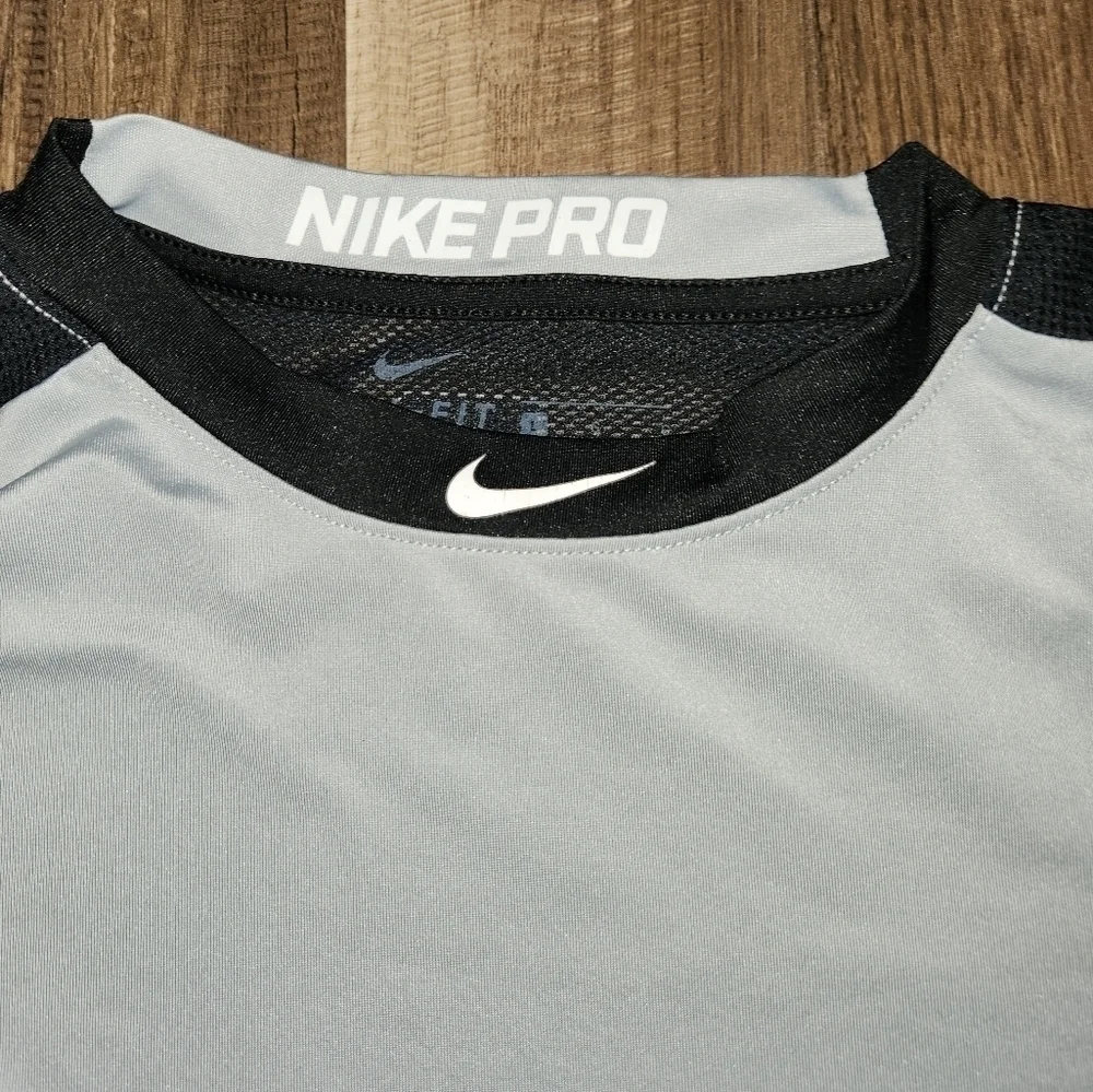 NIKE Pro longsleeve shirt size Small Dri Fit black and gray